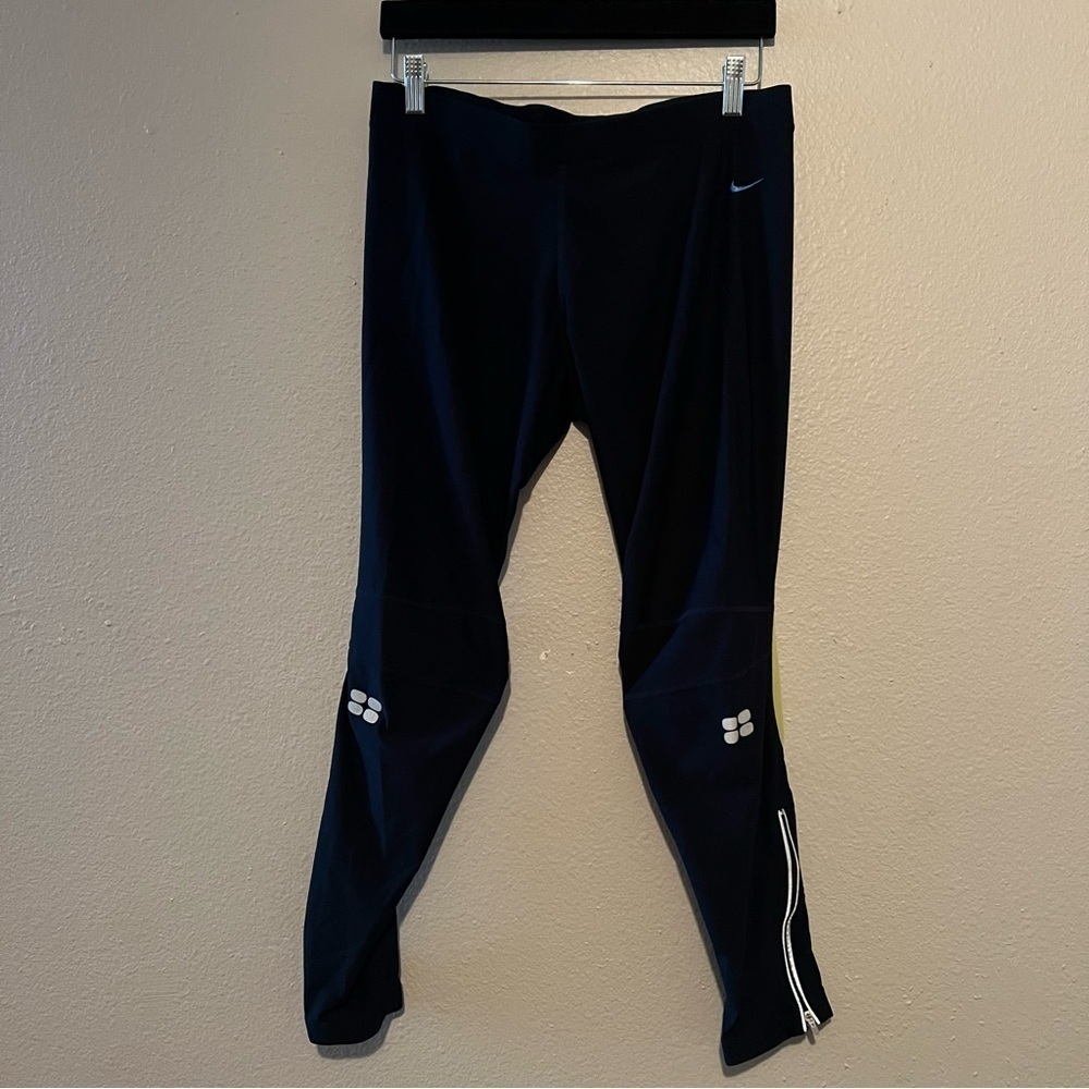 Nike Black Athletic Leggings with Performance Fabric size Medium